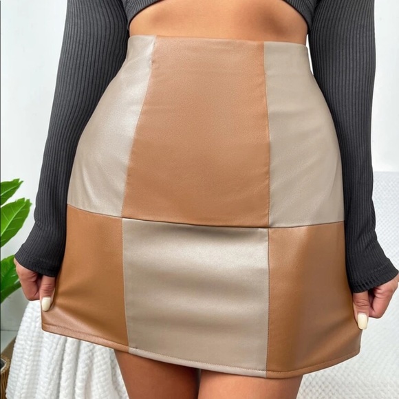 Colorblock Leather Look Skirt - Picture 2 of 4